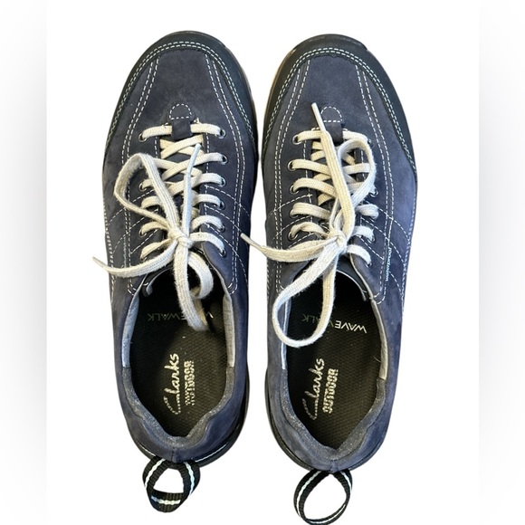 Clarks women’s waterproof WaveWalk outdoor casual shoes - Picture 2 of 7